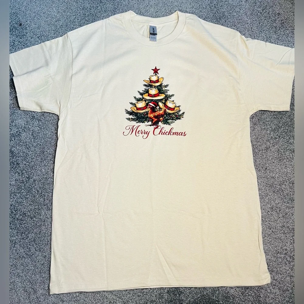 NEW Merry Chickmas Shirt size Large, Christmas, chickens,  gift, fun, cowboy hat - Picture 2 of 5